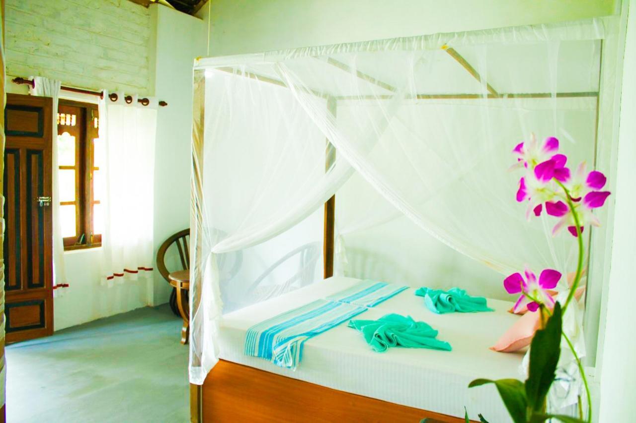 Emma'S Sea View Apartment Dikwella Bagian luar foto
