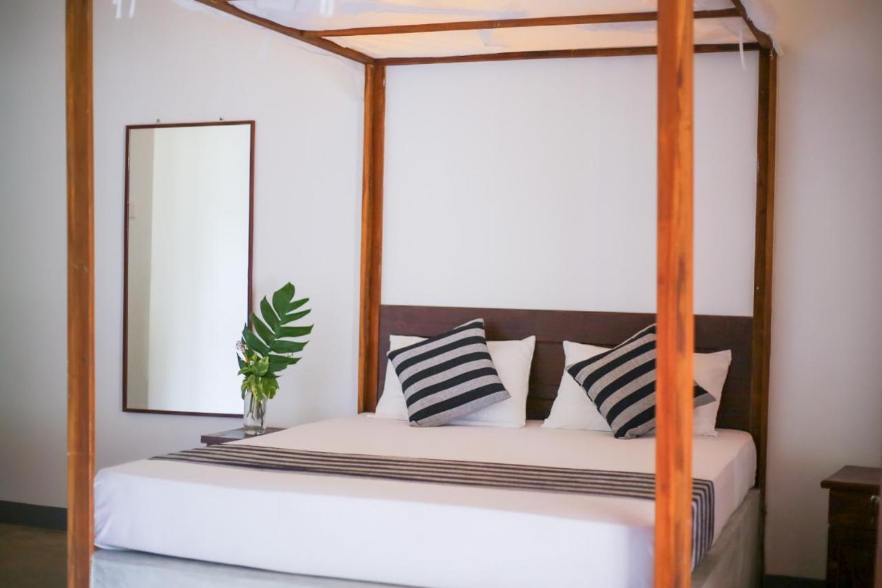 Emma'S Sea View Apartment Dikwella Bagian luar foto