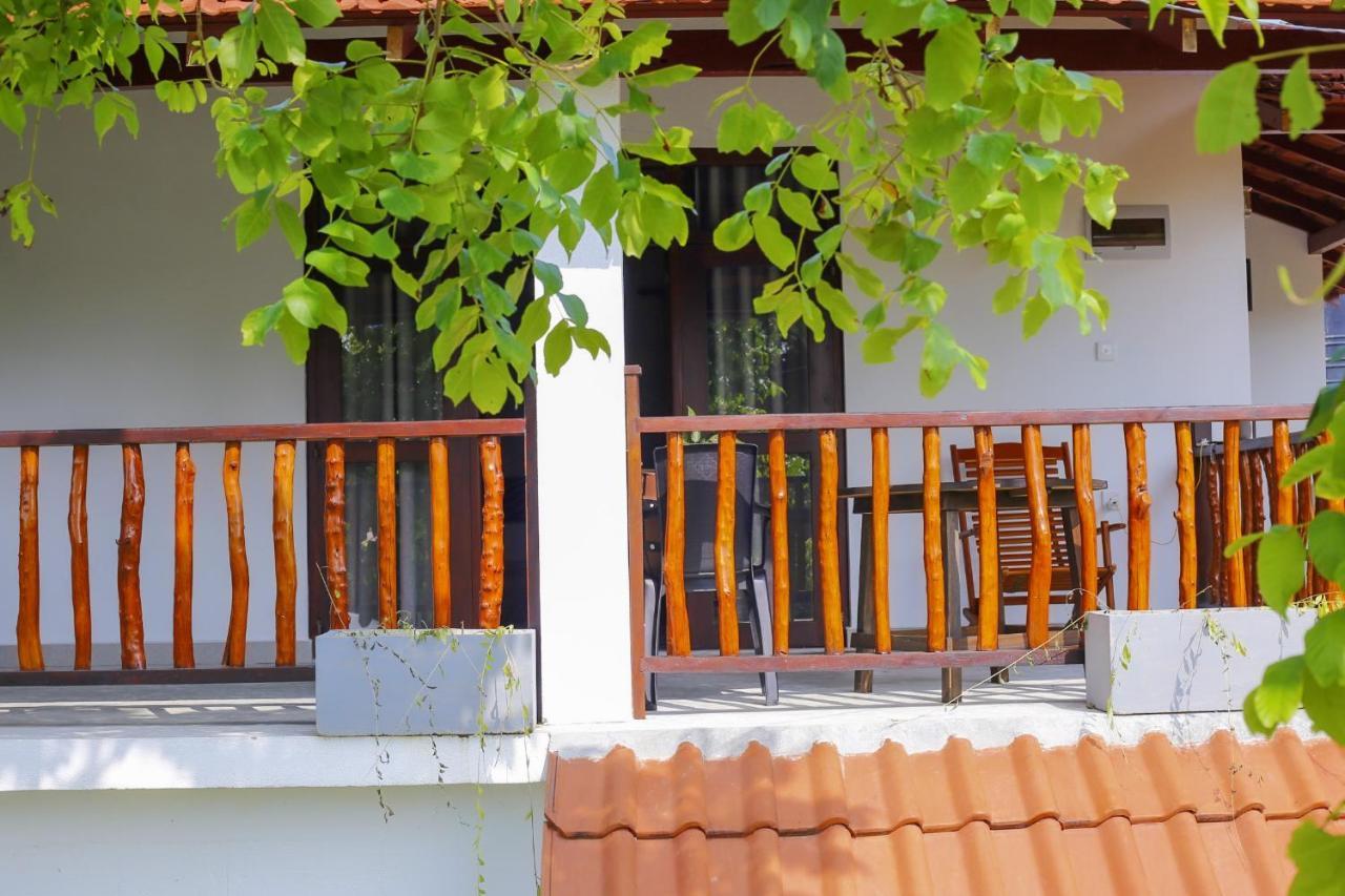 Emma'S Sea View Apartment Dikwella Bagian luar foto