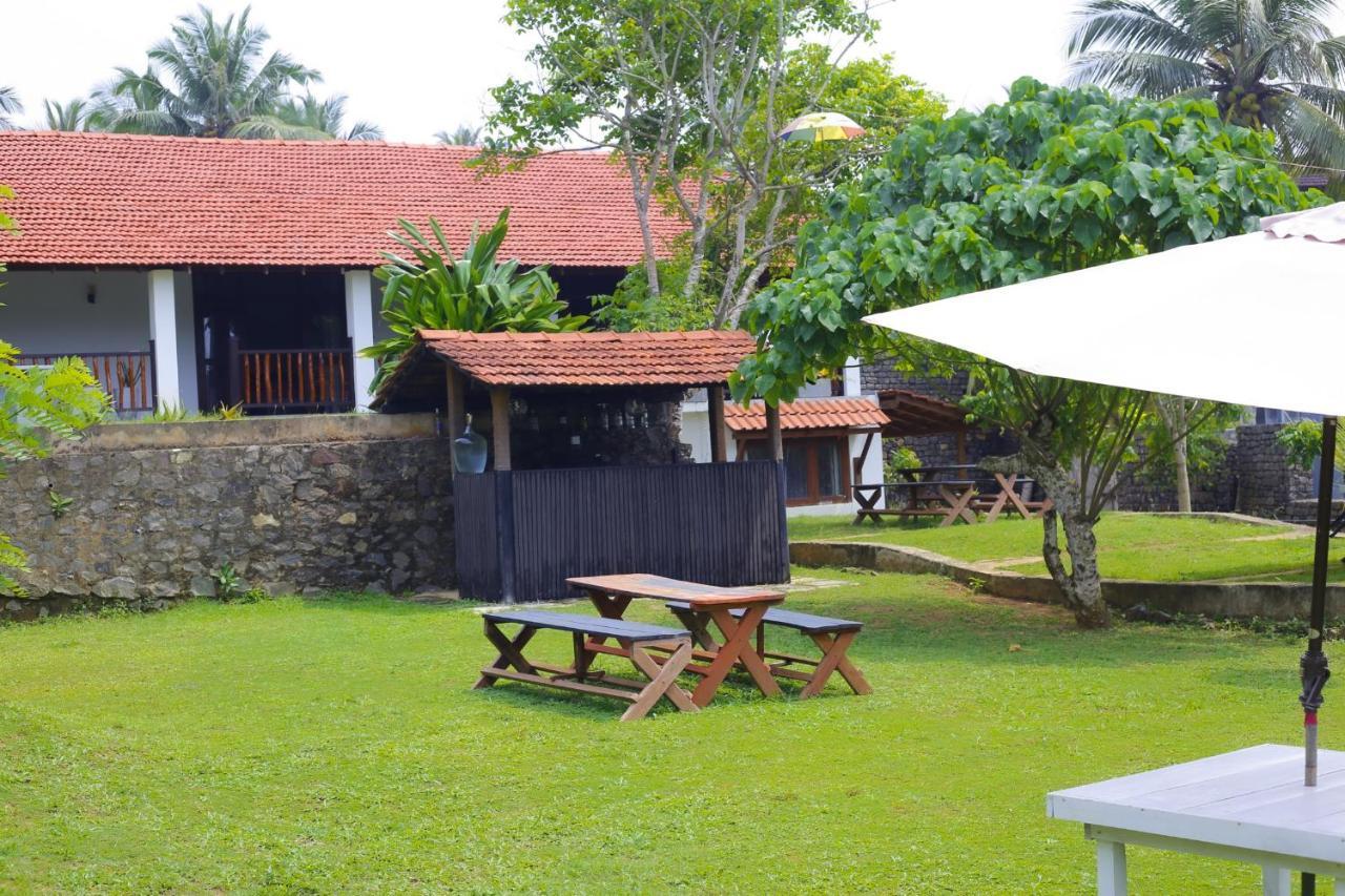 Emma'S Sea View Apartment Dikwella Bagian luar foto