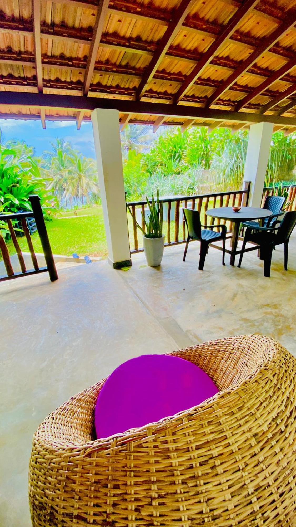 Emma'S Sea View Apartment Dikwella Bagian luar foto