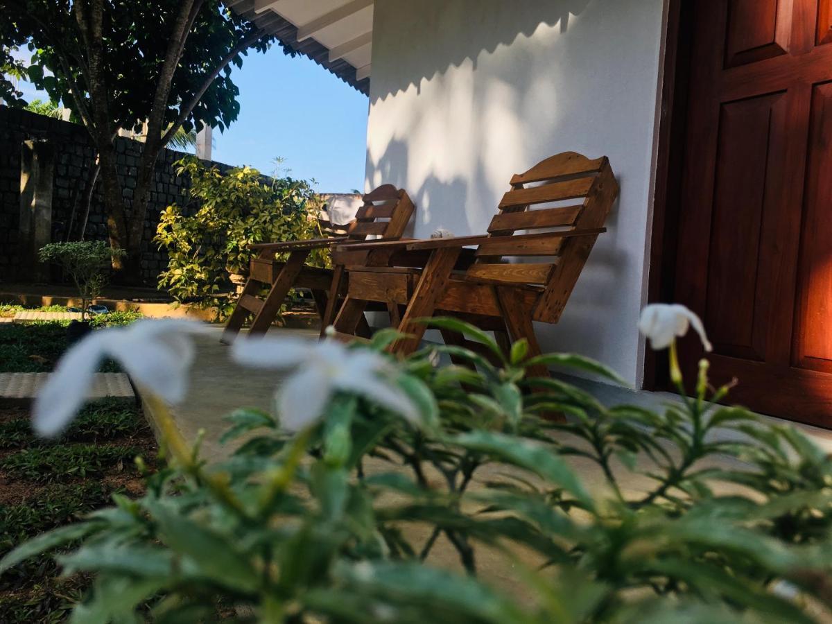 Emma'S Sea View Apartment Dikwella Bagian luar foto